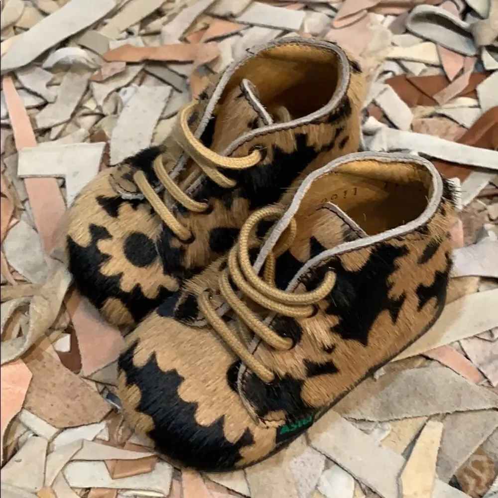 Aster depuis calf hair floral booties EU 17 US 3-6M